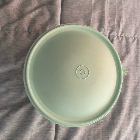 Tupperware Bowl with Dome Lid - Picture 4 of 4